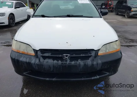 2000 Honda Accord 3.0 Ex z USA, uszkodzony, nr VIN 1HGCG1650YA096107